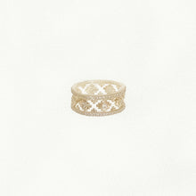 Load image into Gallery viewer, 18 karat Yellow Gold Ring with round Diamonds for women in traditional design.