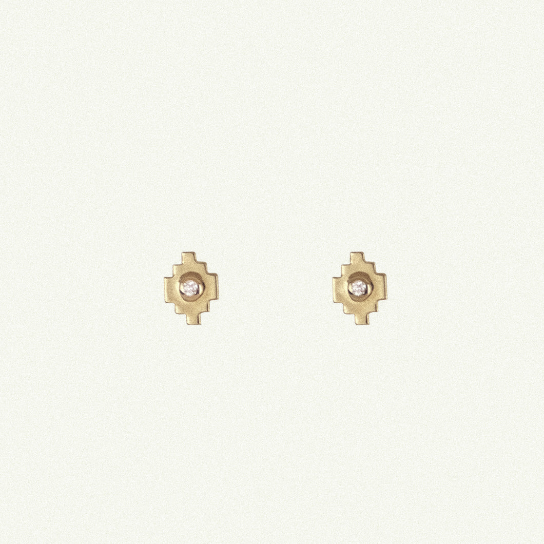 18K Solid Yellow Gold Stud Earrings with Diamonds in traditional design for women.